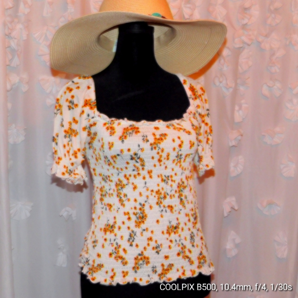 Heart and hips size medium blouse